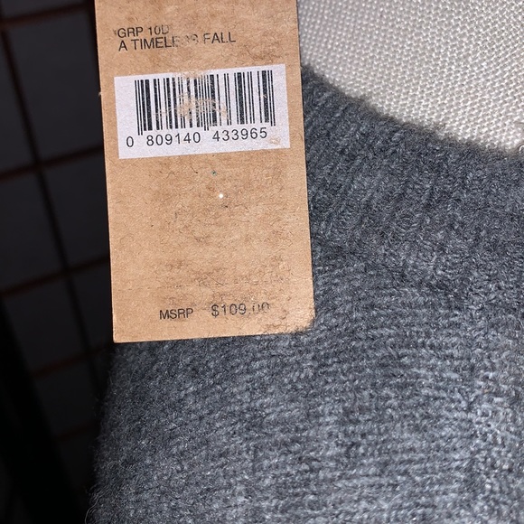 Cremieux Sweater with Detailed Buttons - Picture 4 of 6